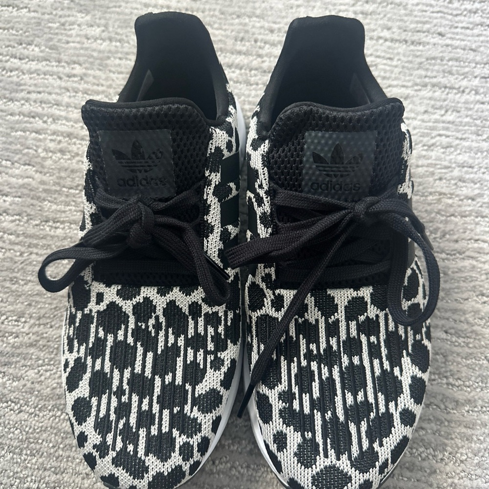 Brand New Women’s Adidas Swift Run Leopard Sneakers Size 6